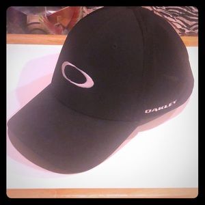 Oakley Black and White Performance Hat